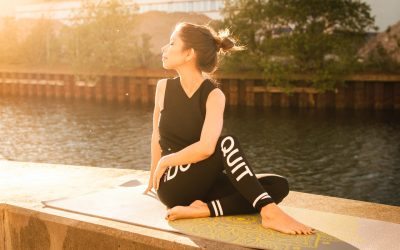 5 poses eficazes de ioga com plano de dieta hiperbólica