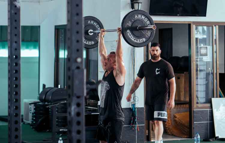 Hang Clean and Press Exercise: Keuntungan dan Langkah