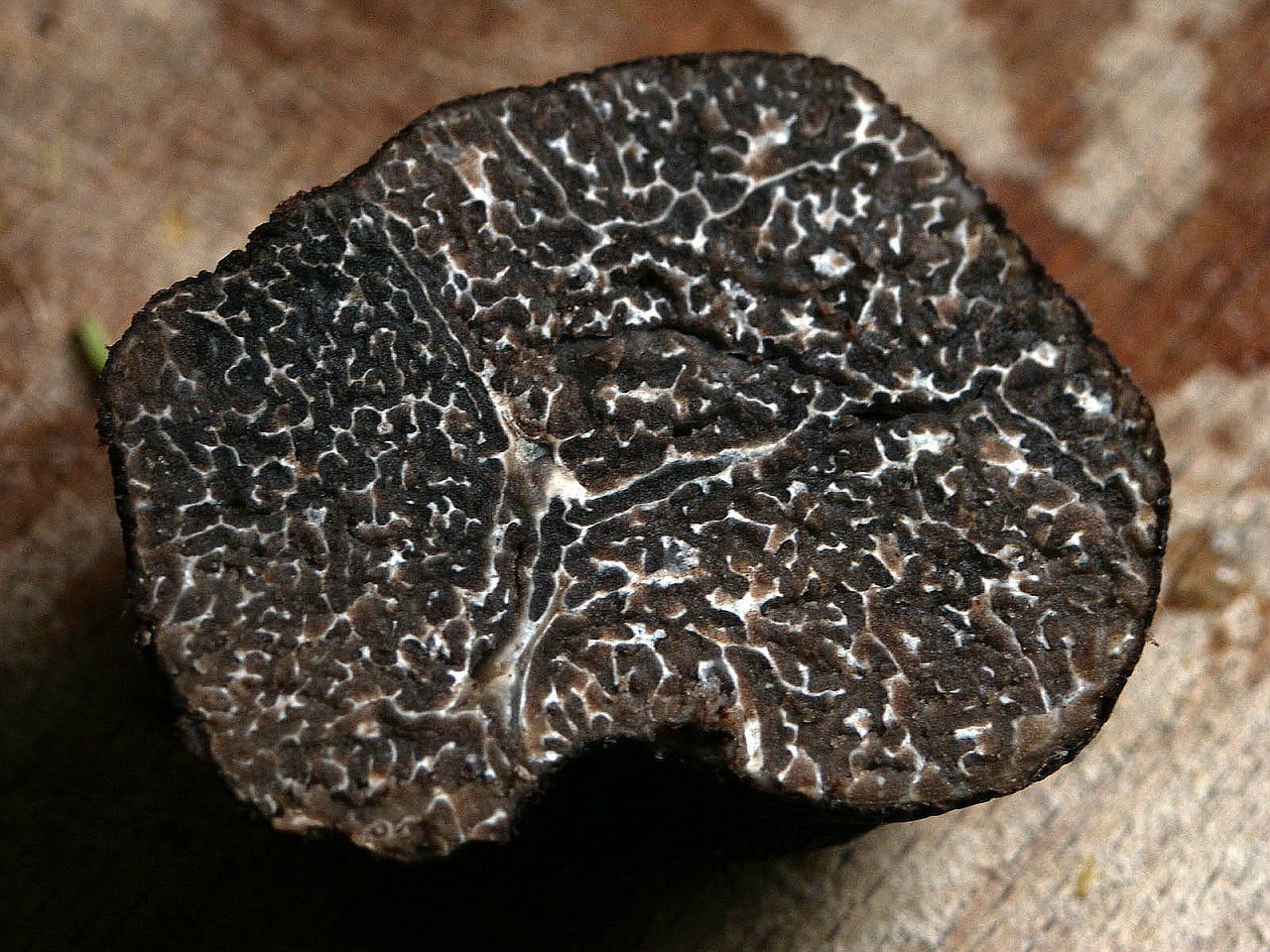 What Does Black Truffle Taste Like
