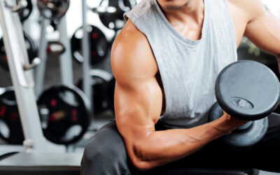 O exercício de curl Zottman sentado: benefícios e como fazer