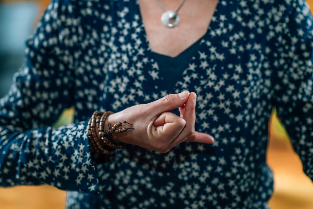 Hridaya Mudra: benefícios, efeitos colaterais, como fazer e precauções