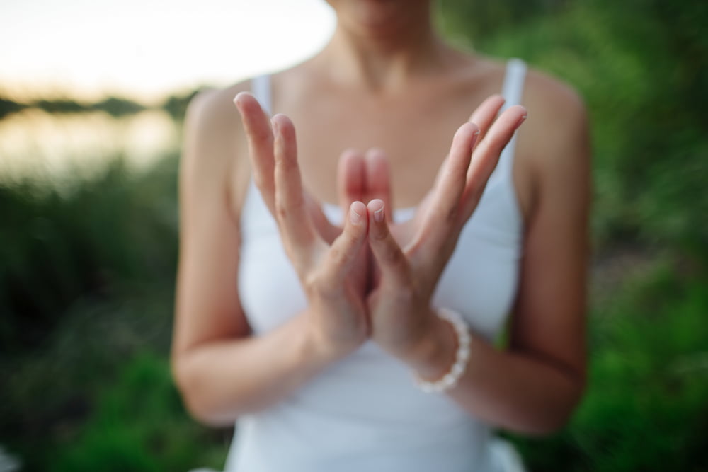Lotus Mudra: benefícios, efeitos colaterais, como fazer e precauções