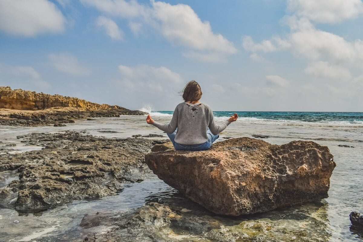 Vajroli Mudra: Benefits, Side Effects, How To Do and Precautions - Yoga