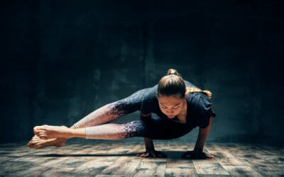 Eka Pada Koundinyasana: Manfaat, Cara Melakukan dan Variasi Eka Pada Koundinyasana: Manfaat, Cara Melakukan dan Variasi