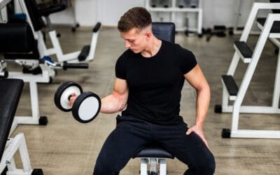 A Dumbbell Routine to Do at Home With Which You Can Train Your Back and Arms in Just 30 Minutes